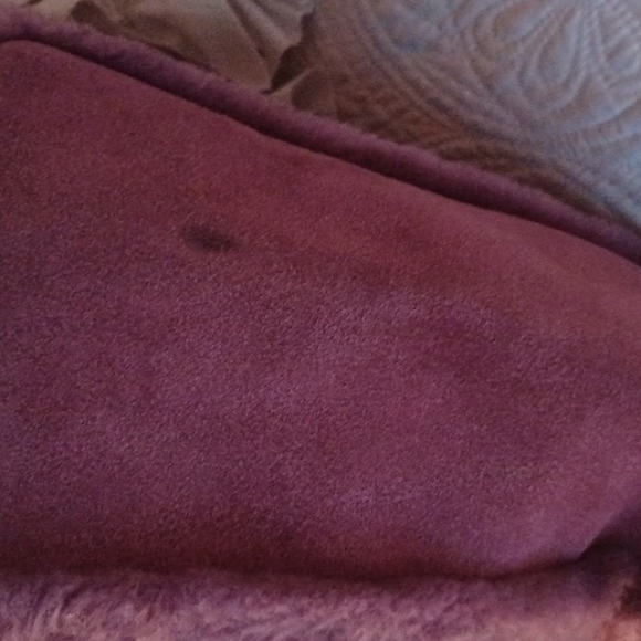 Ugg - Picture 2 of 3